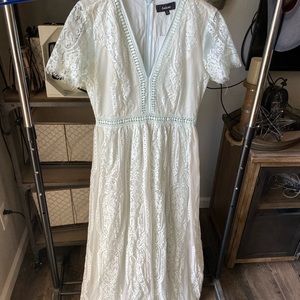 Vici lace maxi dress